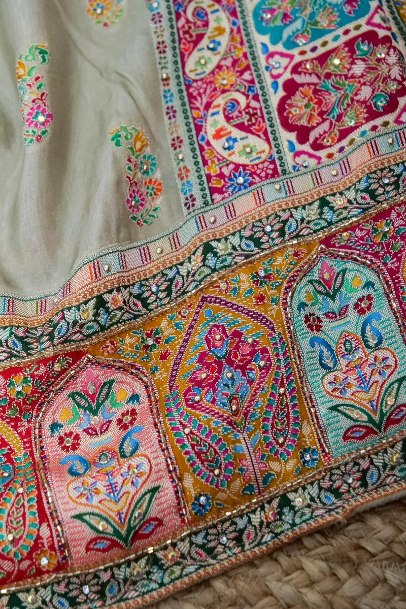 Laxmi_Sarees_Varanasi_0011171186