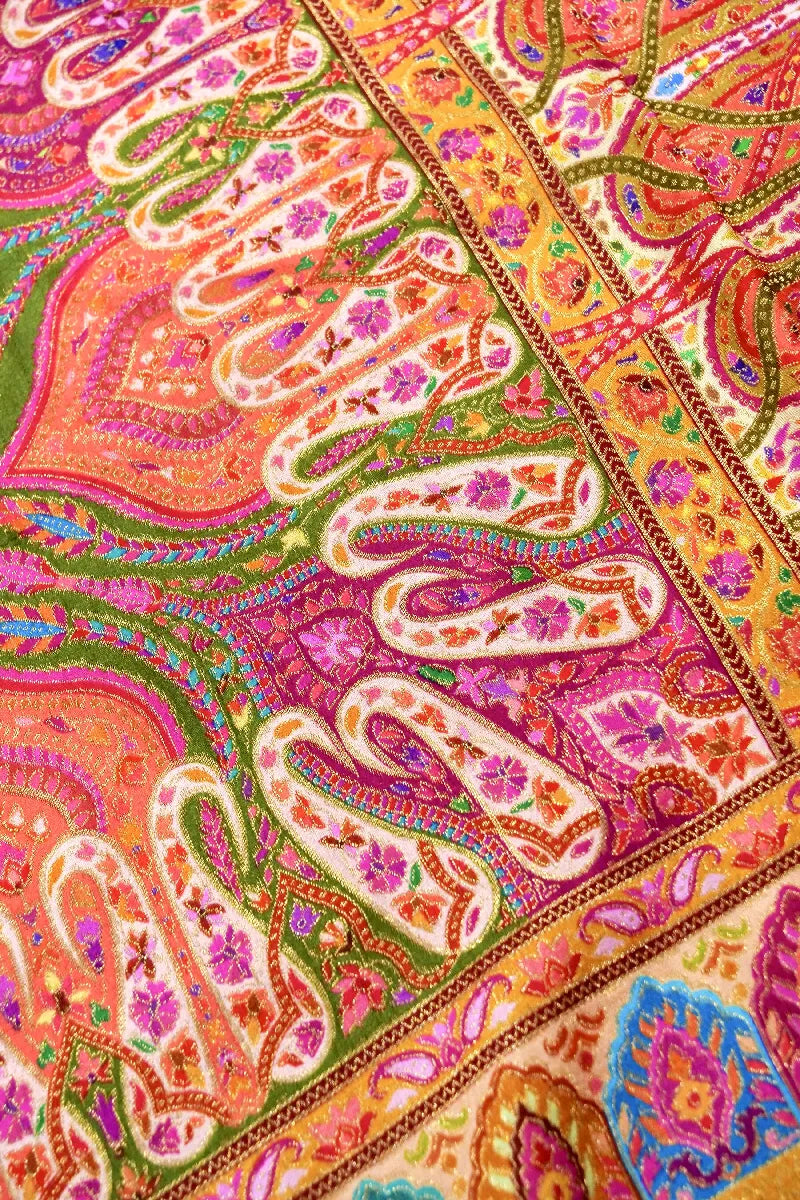 Laxmi_Sarees_Varanasi_0011187474