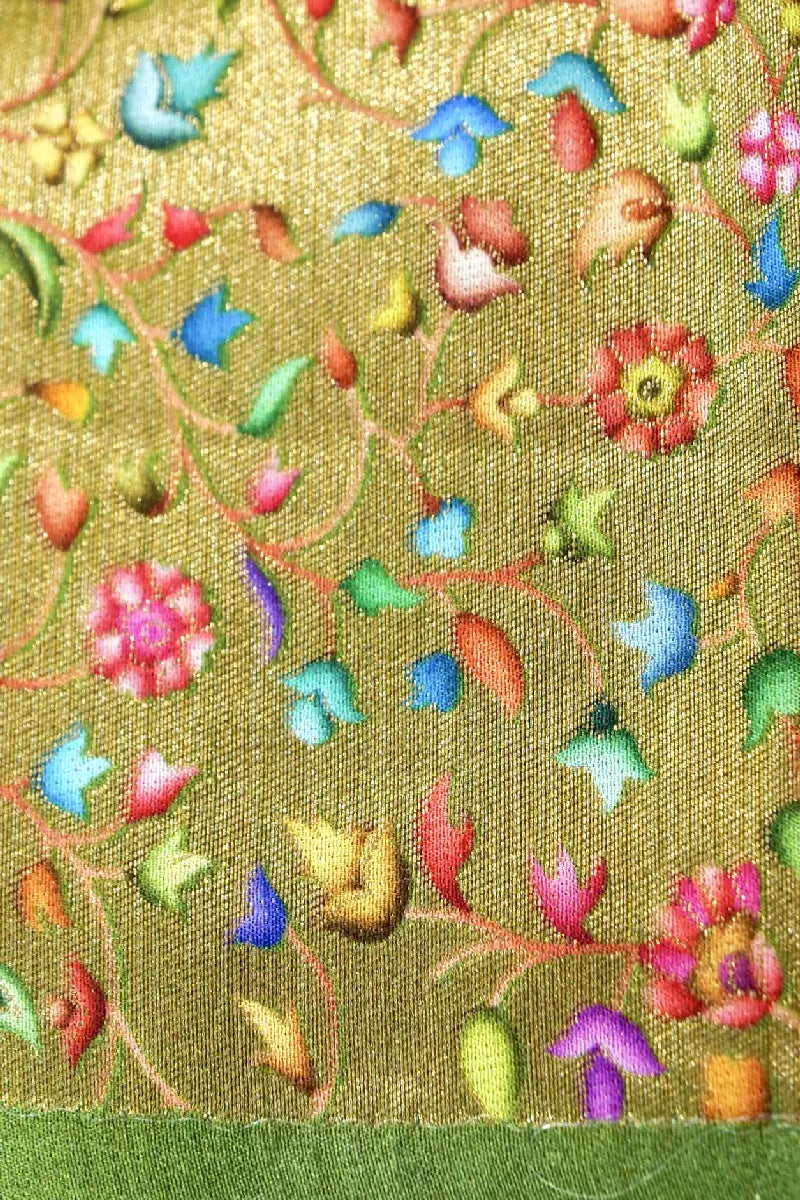 Laxmi_Sarees_Varanasi_0011187410