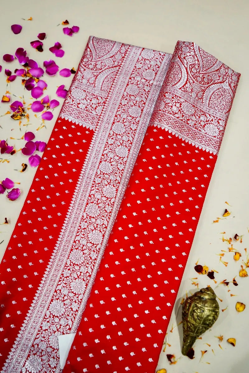 saree shop near Vishwanath Corridor