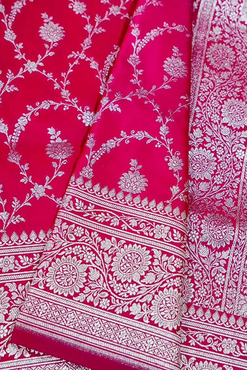 saree store for gifts Varanasi