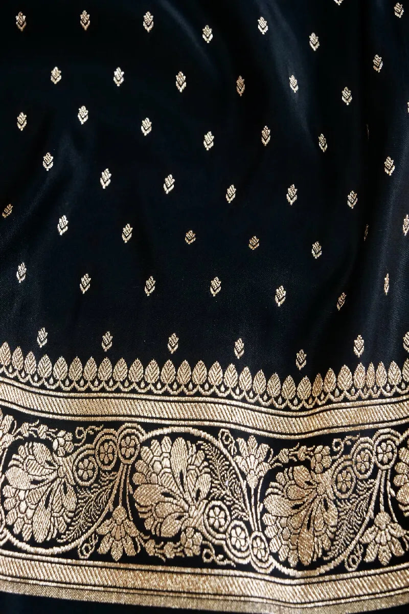 Heritage saree shop Varanasi