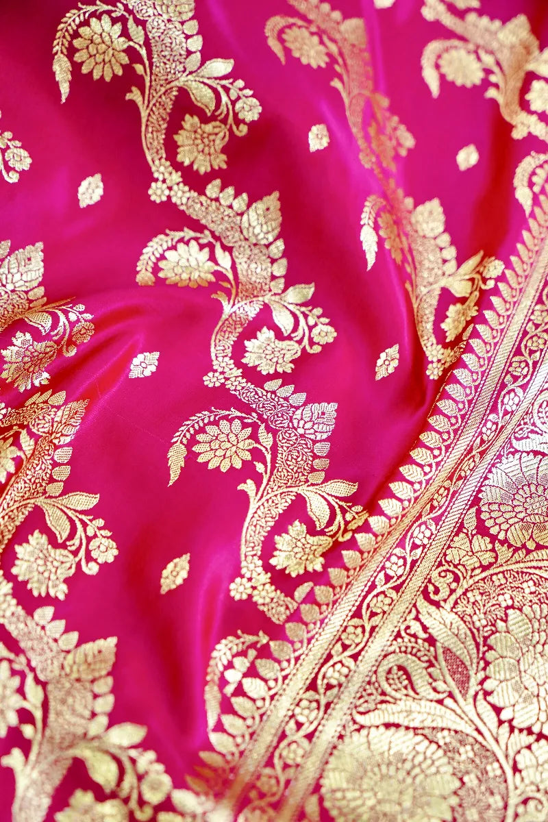 Women ethnic wear shop in Varanasi