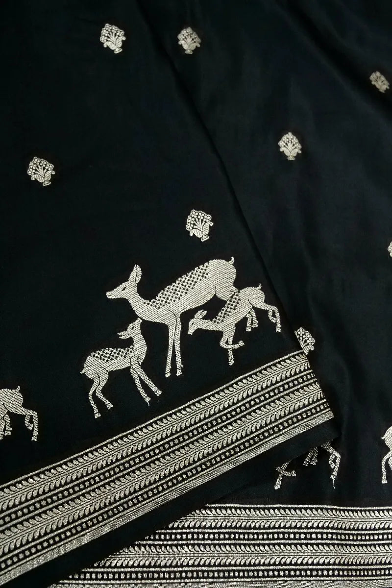 Visit the Best Saree Store in Varanasi for heritage weaves