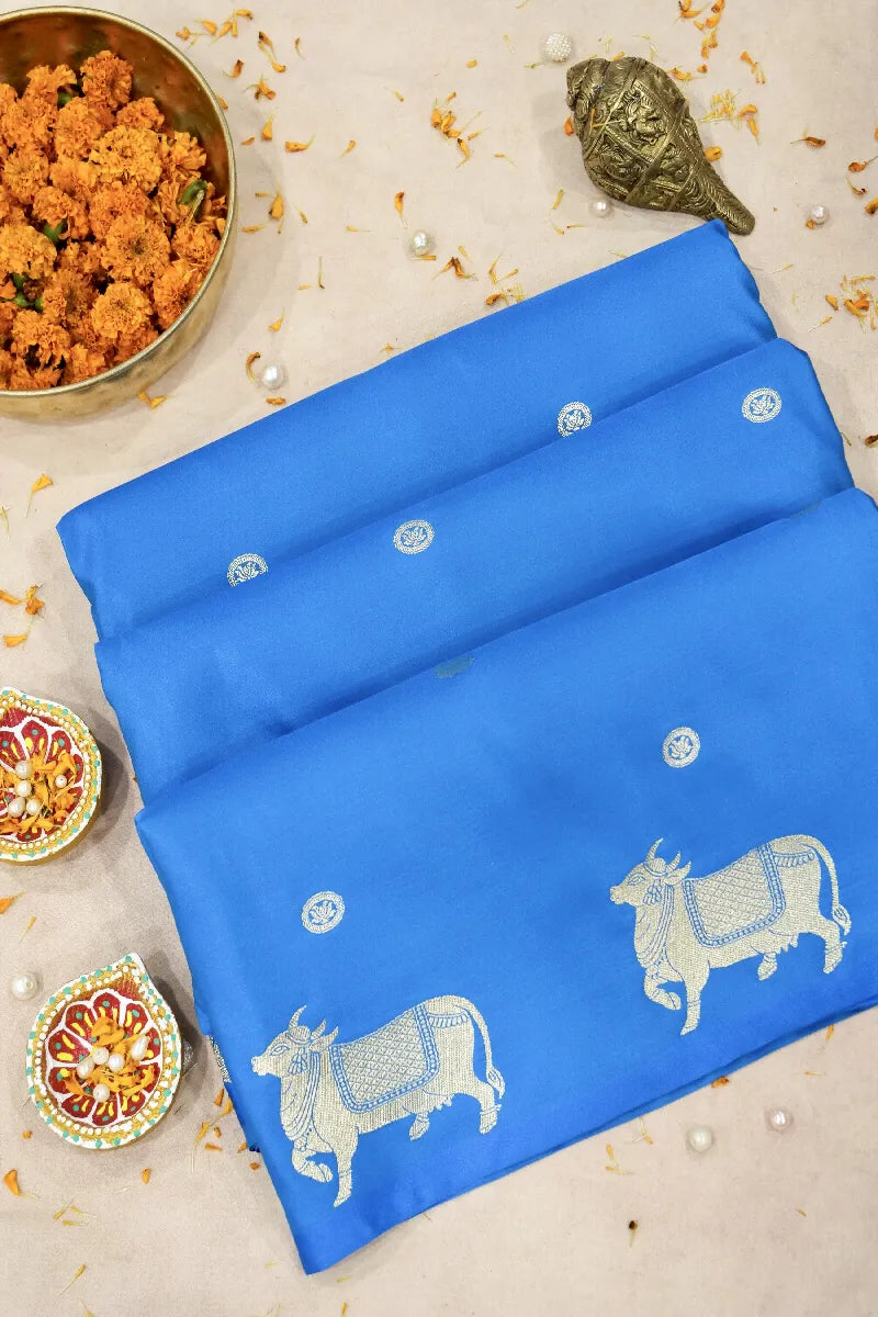 Varanasi shop – home of Banarasi weaving art