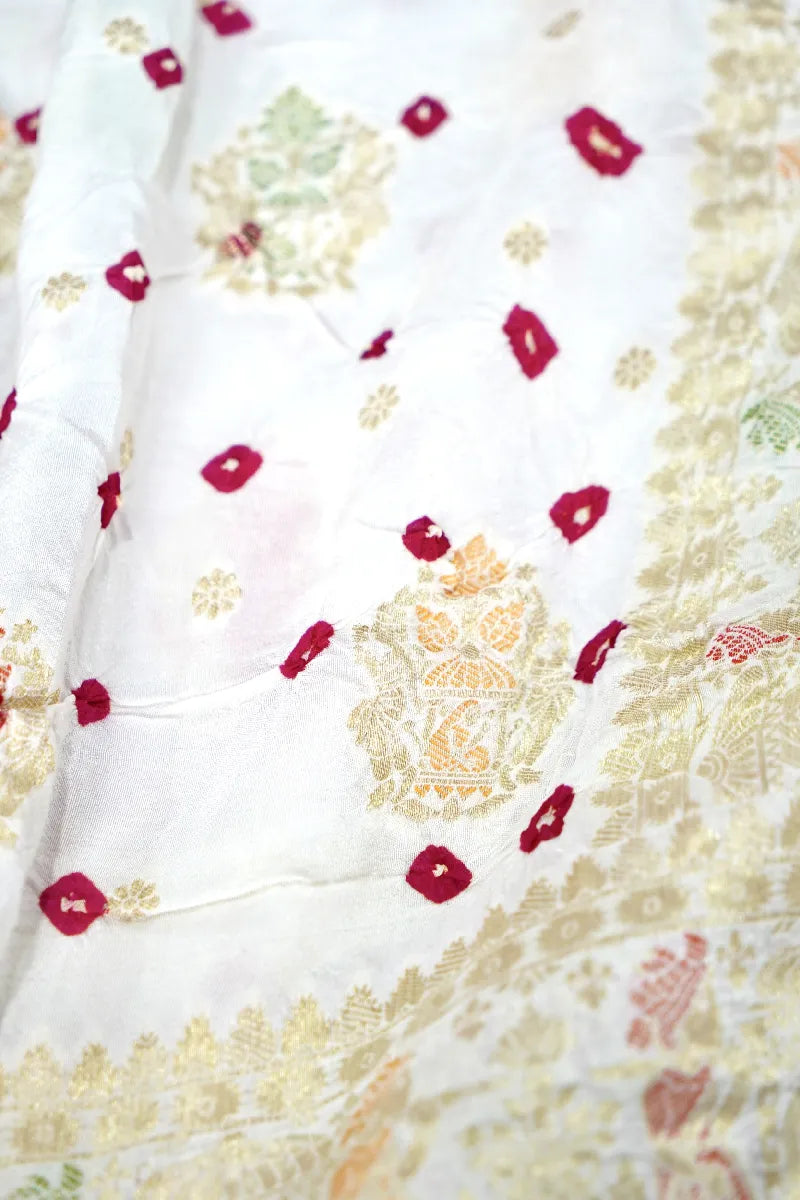 WHITE COLOR GAJJI SILK BANDHANI SAREE
