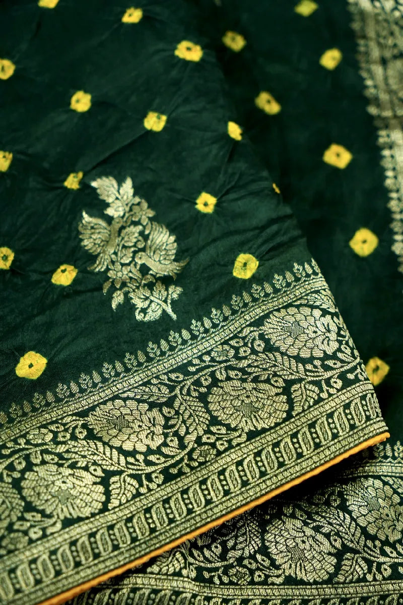 GREEN COLOR GAJJI SILK BANDHANI SAREE