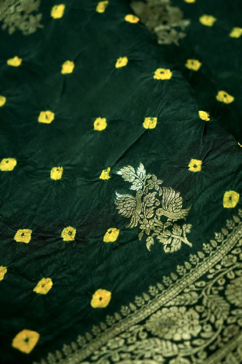 GREEN COLOR GAJJI SILK BANDHANI SAREE