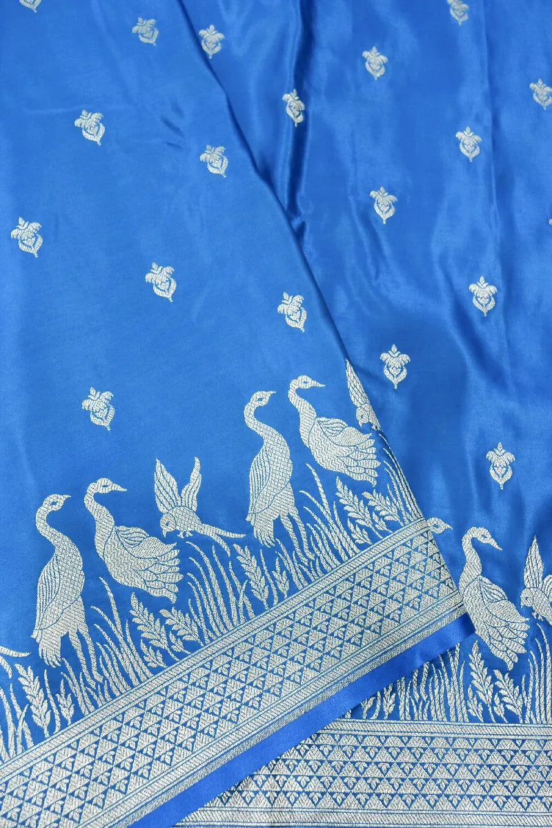 Explore the best saree shop in Varanasi city