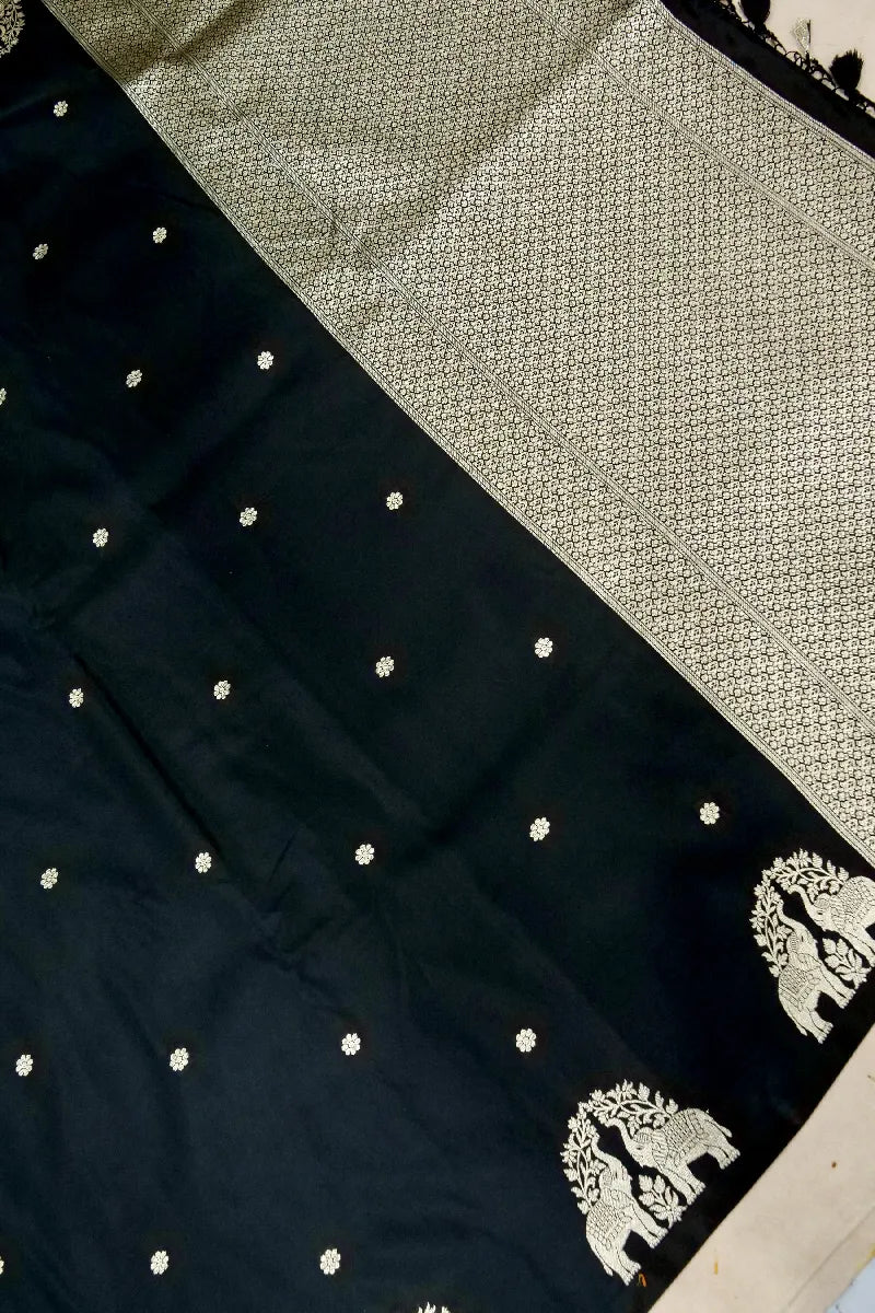 Saree store in Varanasi for Banarasi silk lovers