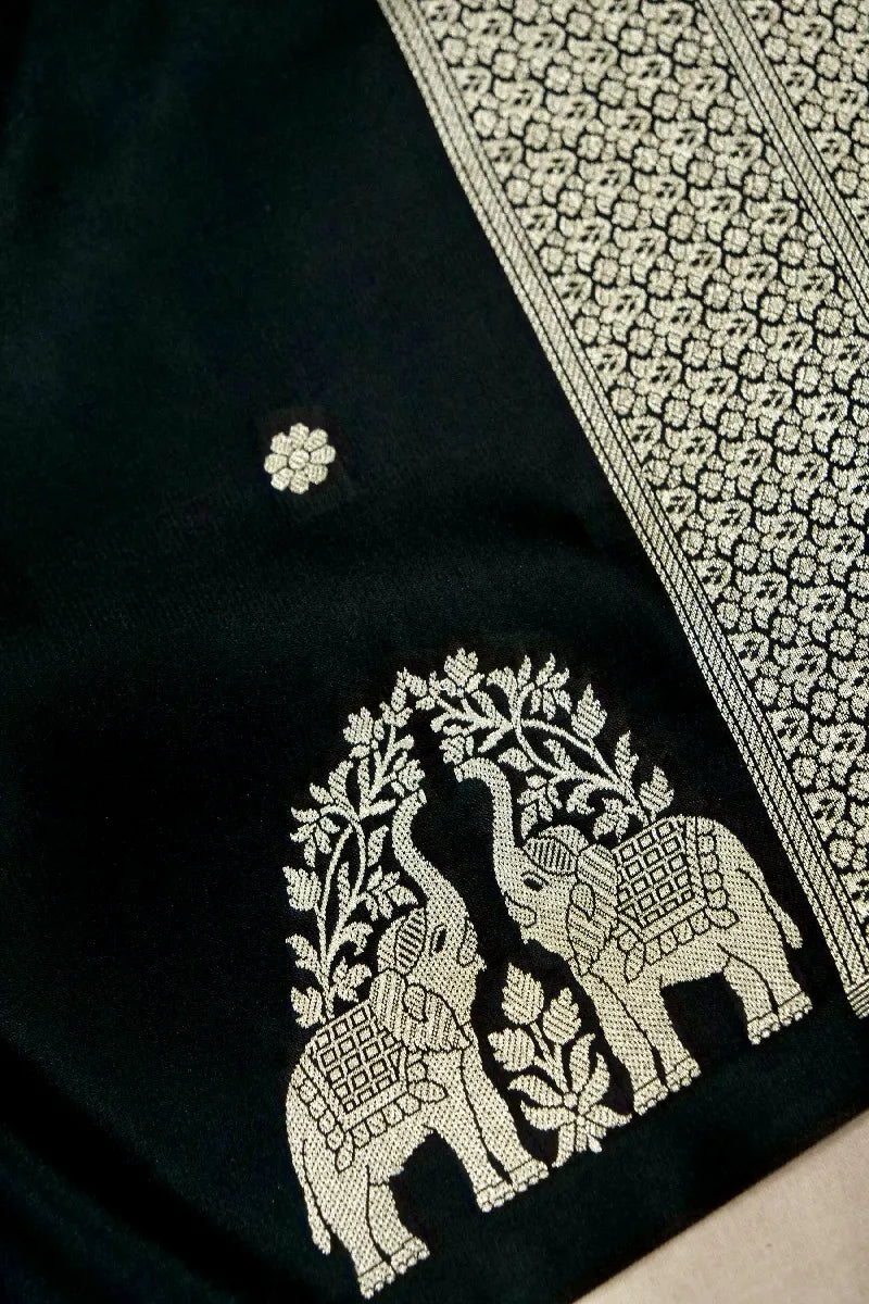 Traditional Shop in Varanasi for Indian wear