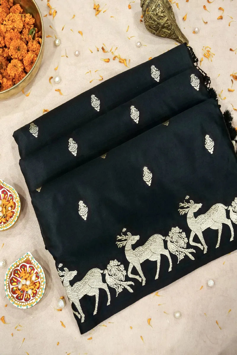 Saree store in Varanasi for modern brides