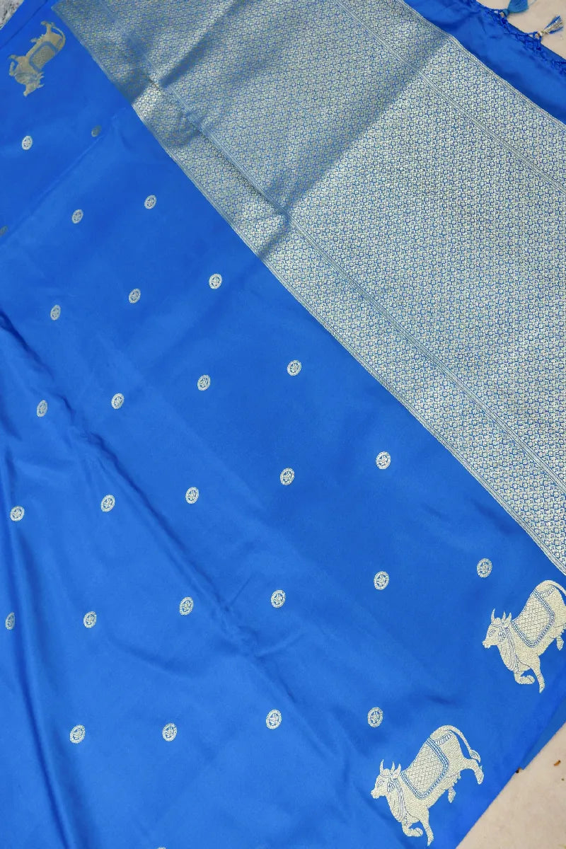 Saree store in Varanasi near Kashi Vishwanath