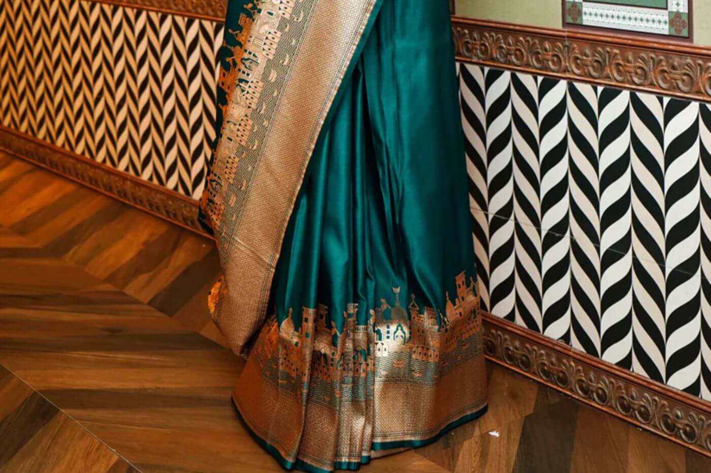 How to Identify Pure Banarasi Silk Saree – Complete Buyer’s Guide for 2026