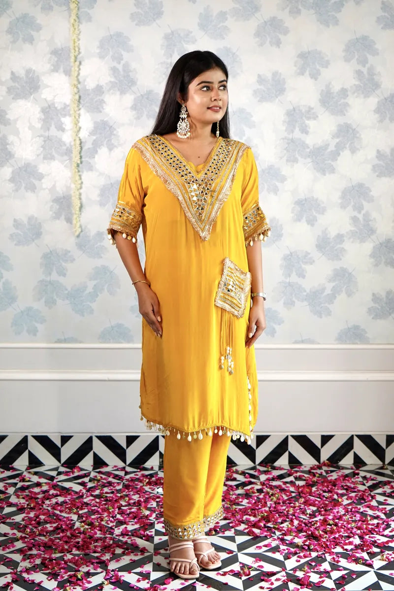 GOLDEN GLOW MIRROR WORK CORD SET