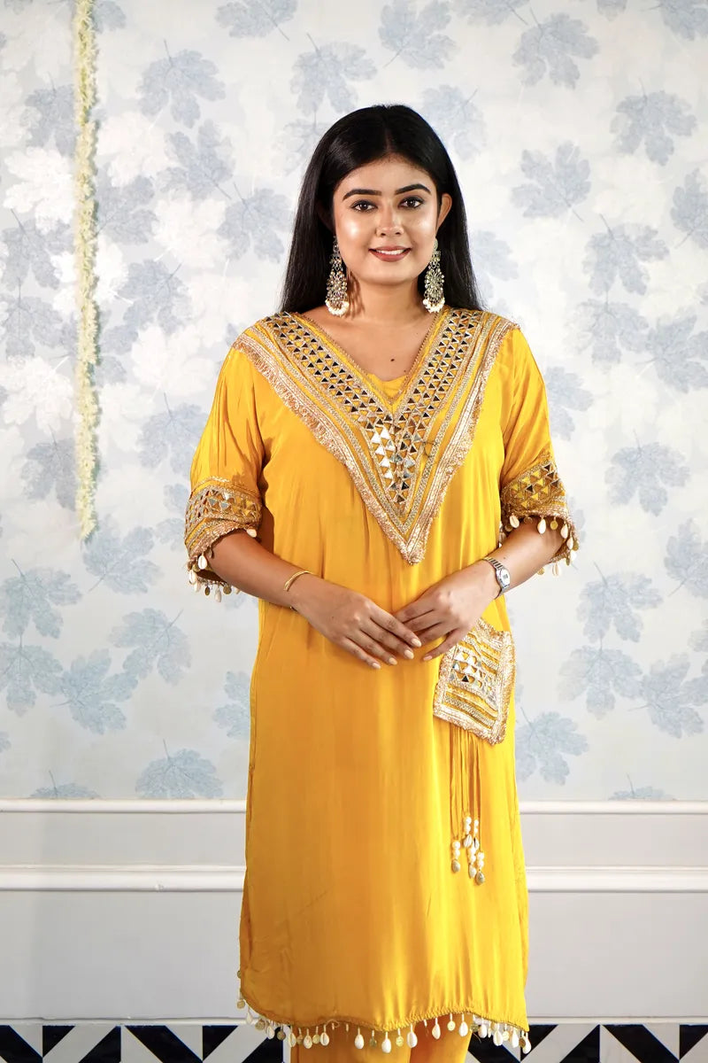 GOLDEN GLOW MIRROR WORK CORD SET