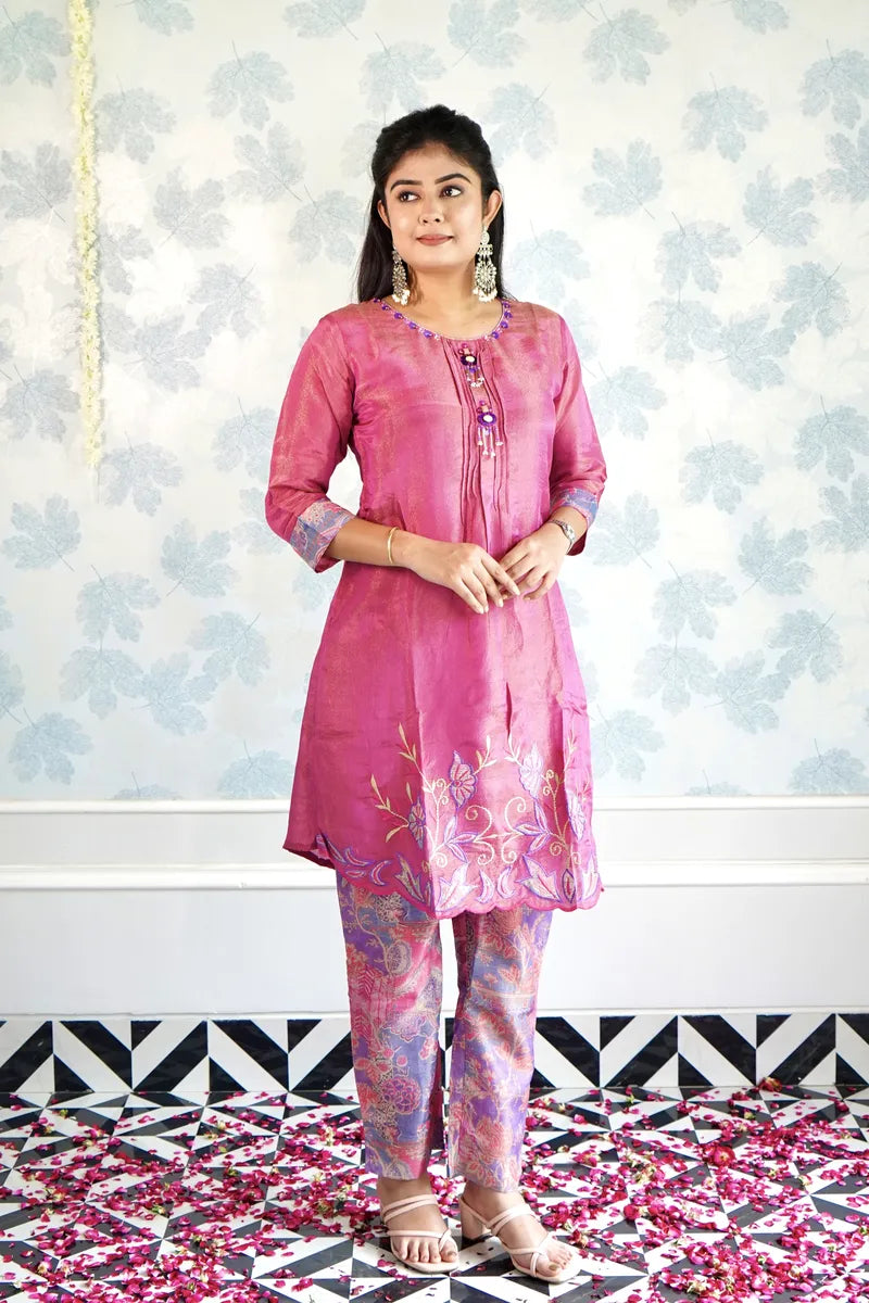 "PINK PETAL ELEGANCE: THREADWORK KURTA WITH PRINTED PANTS"