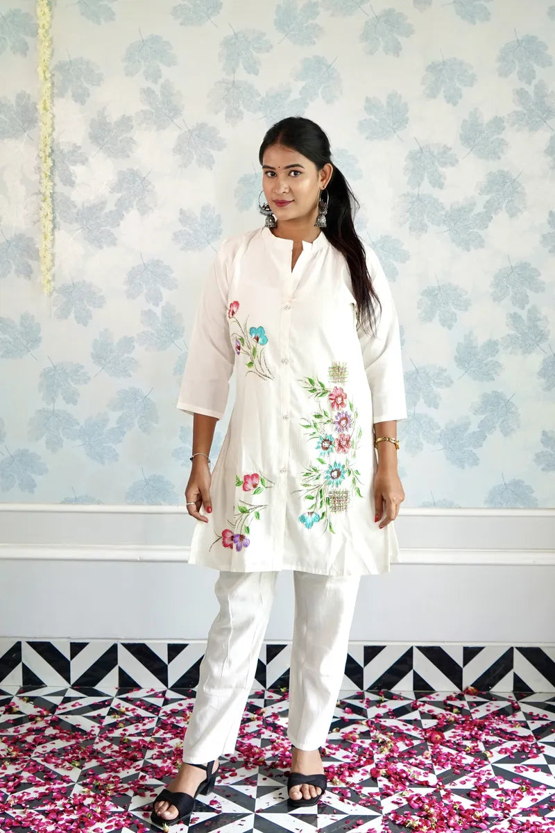 PURE BLOOM: WHITE COTTON SET WITH FLORAL MOTIFS