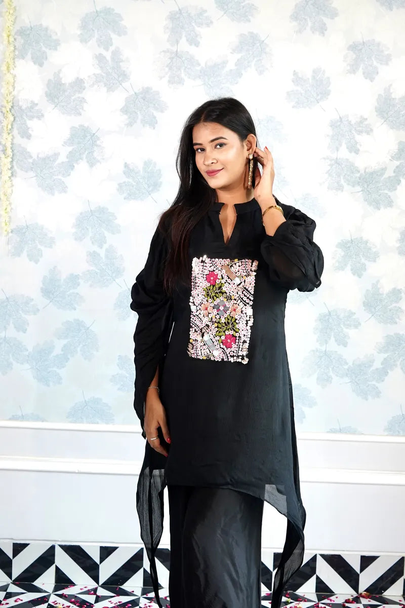 CHIC IN BLACK: THE STATEMENT KURTA SET