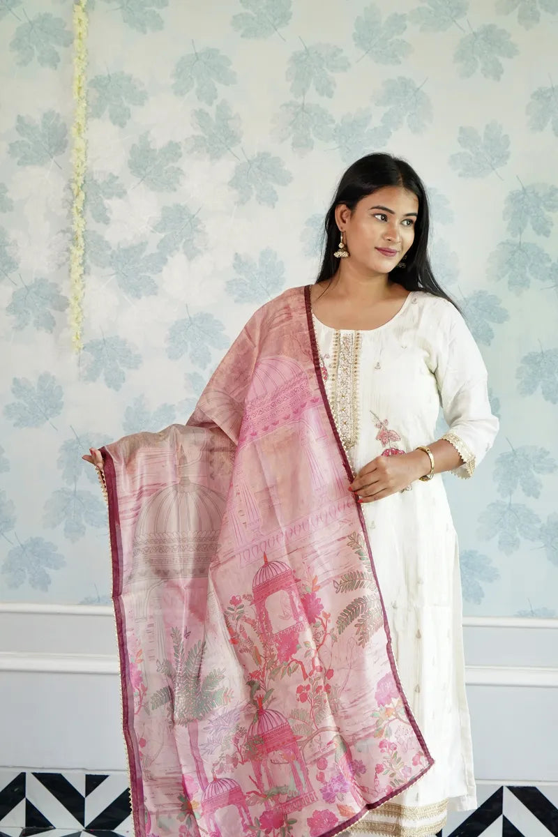 IVORY BLOOM WITH PINK ROYAL CHARM