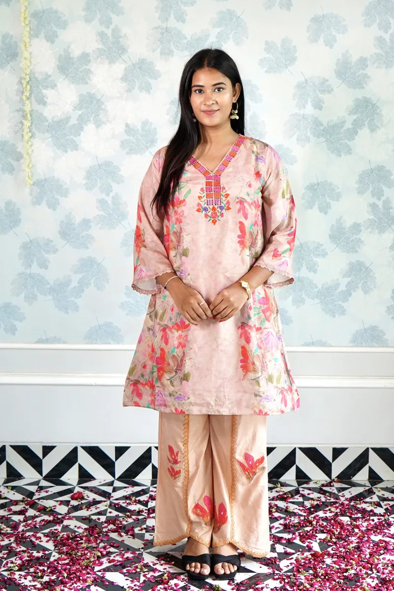 BLUSH PINK FLORAL PRINTED KURTA SET WITH EMBELLISHED NECK AND EMBROIDERED PANTS