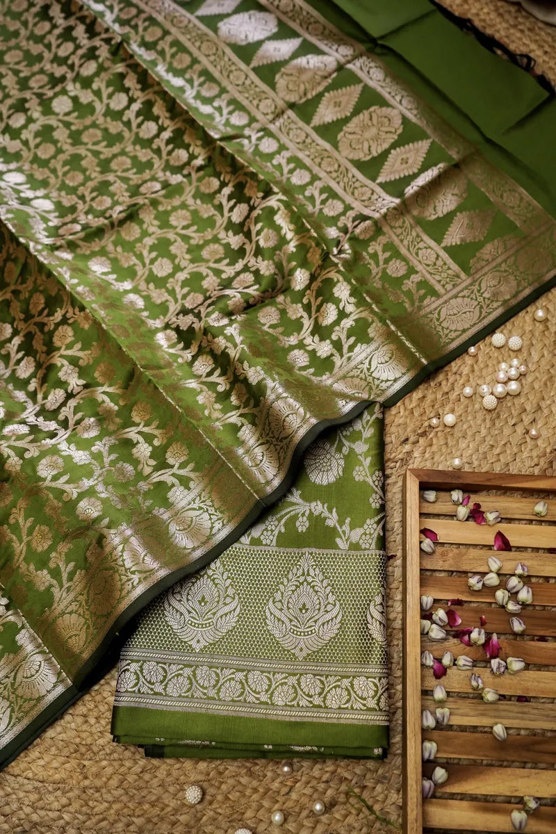 BANARASI SILK GREEN COLOR UNSTITCHED SUIT MATERIAL