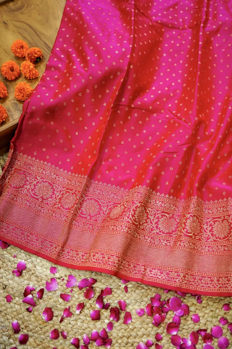 Experience True Banarasi Weaves at Lakmi Saree Ghar – Saree Store in Varanasi