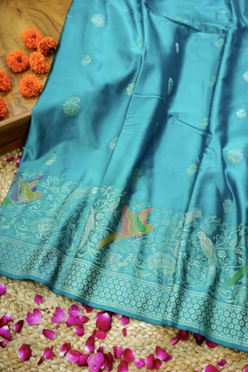 Luxury Silk Sarees at Lakmi Saree Ghar – Saree Store in Varanasi