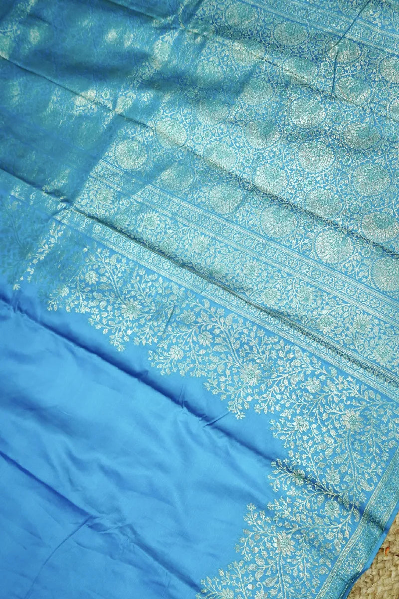 Lakmi Saree Ghar – Varanasi Saree Store with Legacy Craft