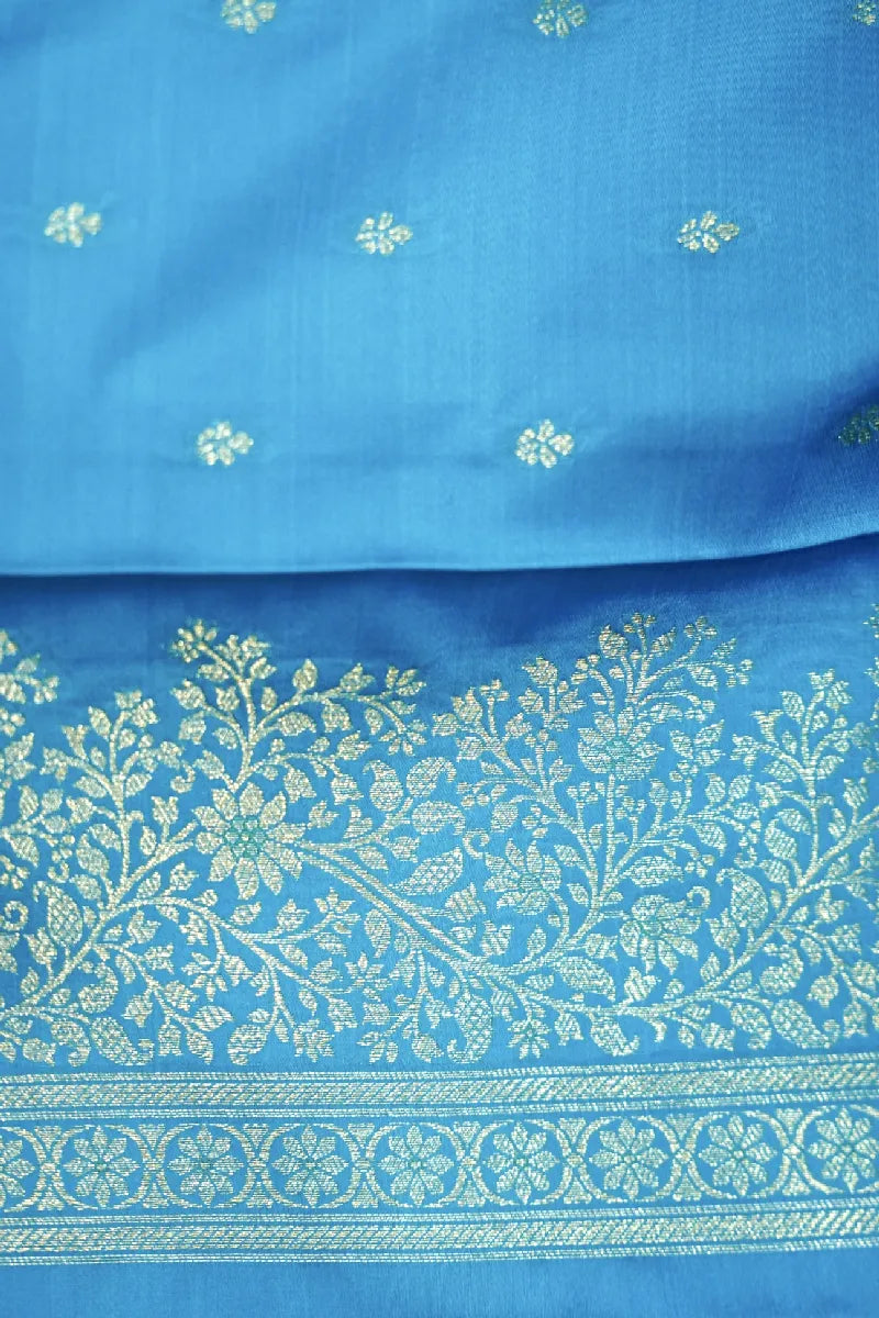 Saree Store in Varanasi Known for Luxury Weaves – Lakmi Saree Ghar