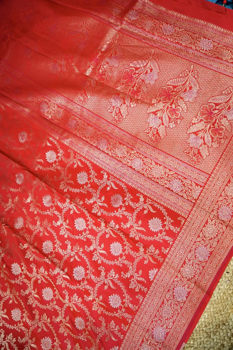 Lakmi Saree Ghar – Varanasi’s Favorite Spot for Authentic Saree Shopping