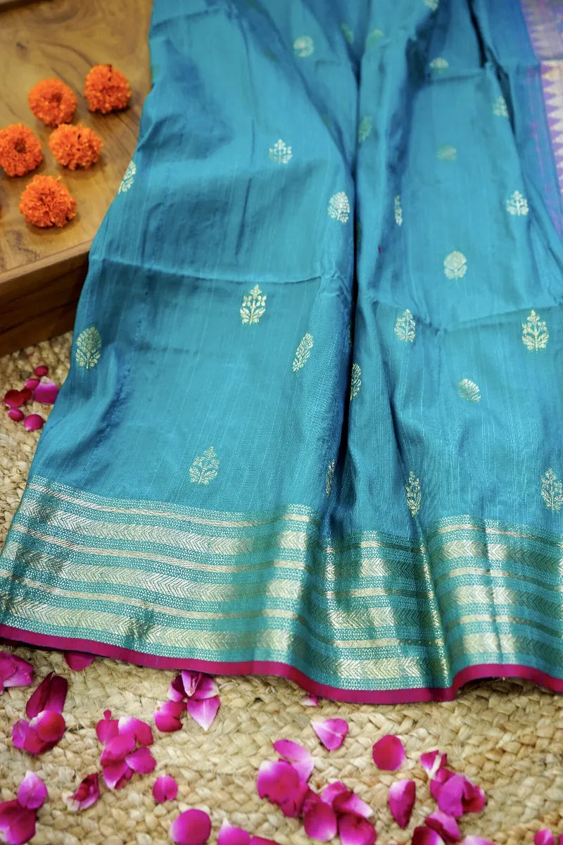 Lakmi Saree Ghar – Where Varanasi Shops for Premium Sarees
