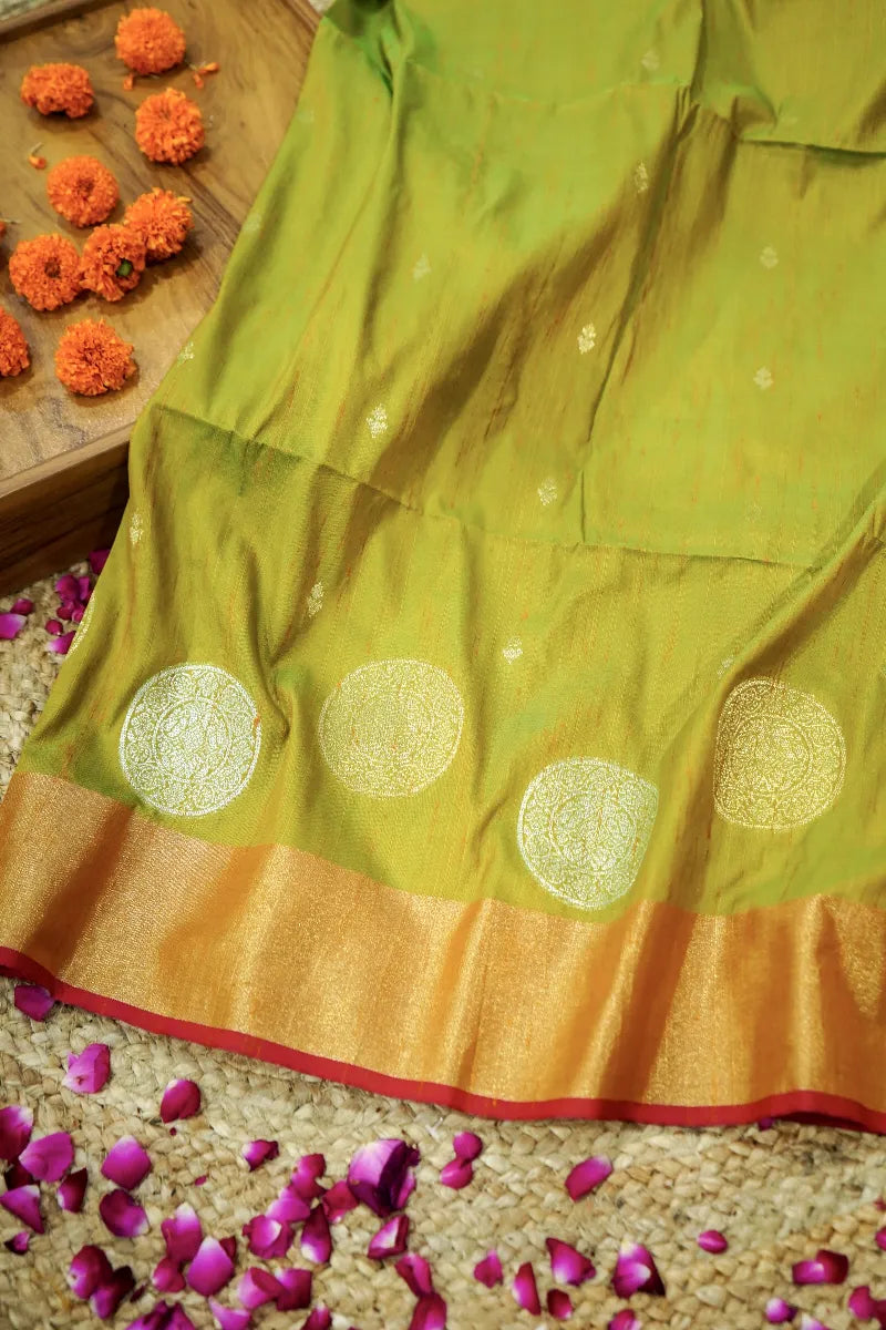 Lakmi Saree Ghar – Varanasi’s Trusted Saree House for Authentic Weaves
