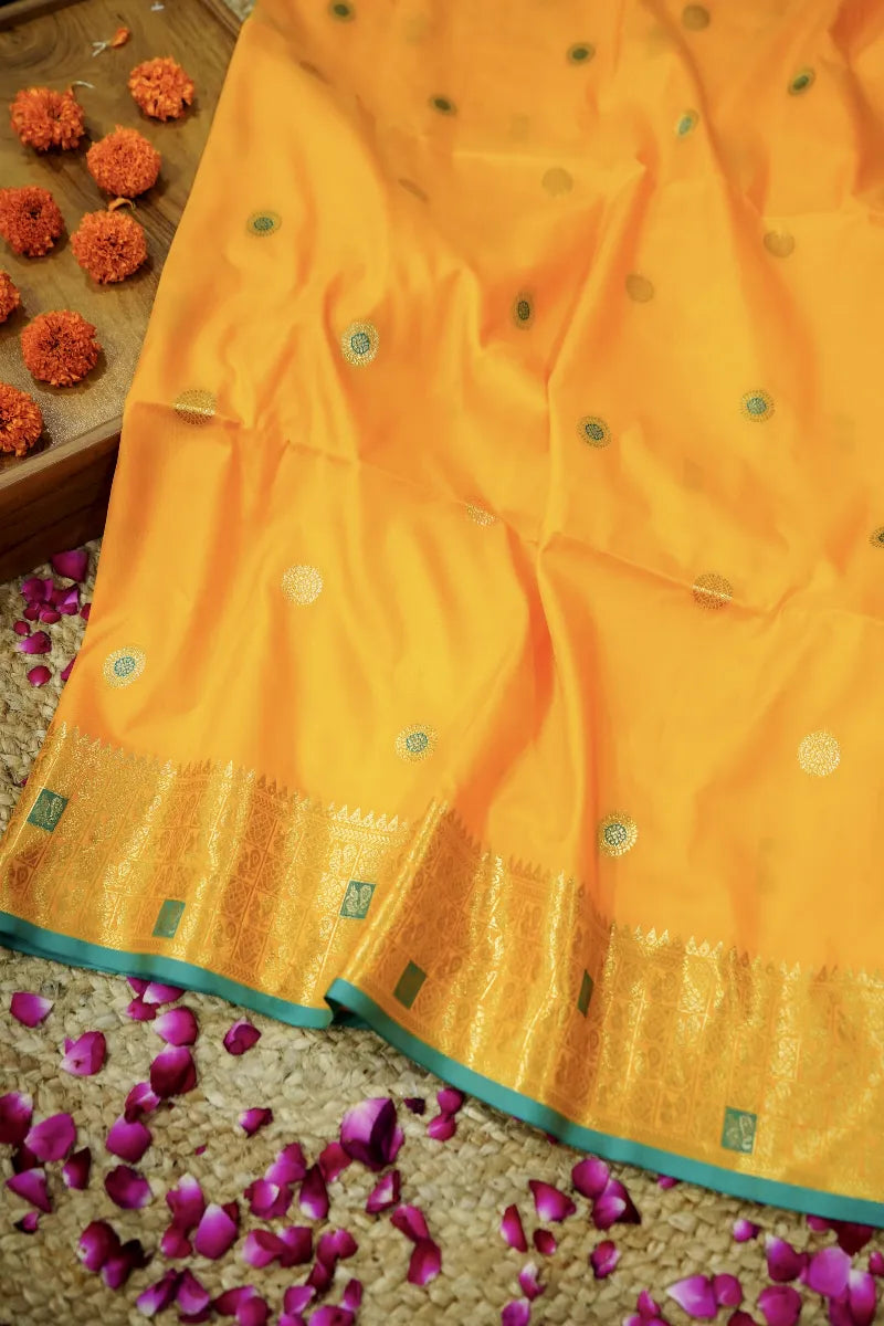 Saree Store in Varanasi Trusted for Wedding Collections – Lakmi Saree Ghar