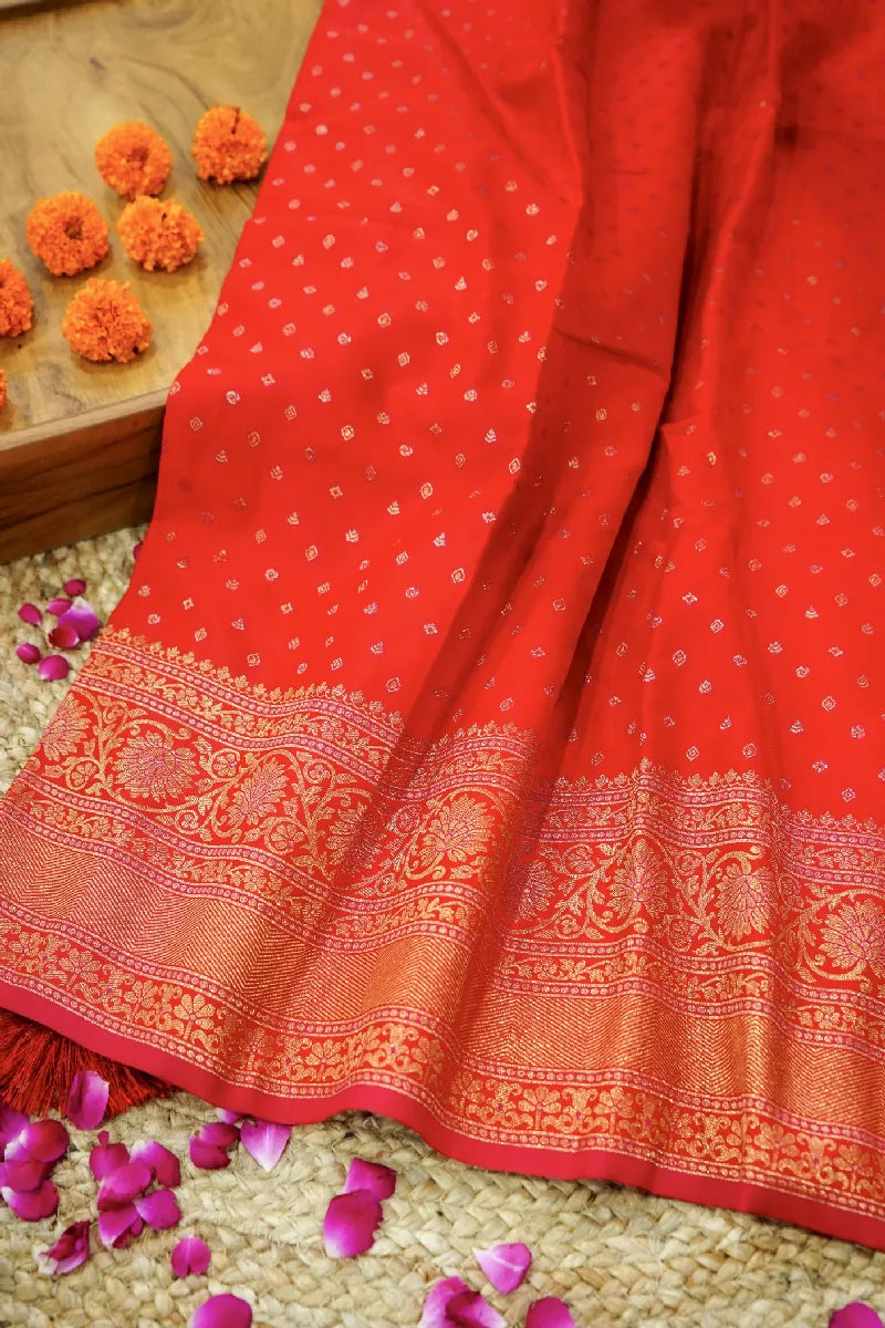 Best Handloom Selection at Lakmi Saree Ghar – Saree Store in Varanasi