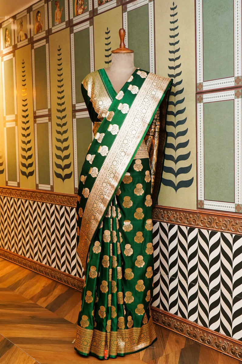 Bottle green Silk Saree with Golden JariProduct Information




Product code


0011030645 (SELF-V-709)



Fabric 

Banarasi silk



Saree Colour


Bottle green




Blouse

Bottle green




Care instructionBottle green Silk SareeSaree