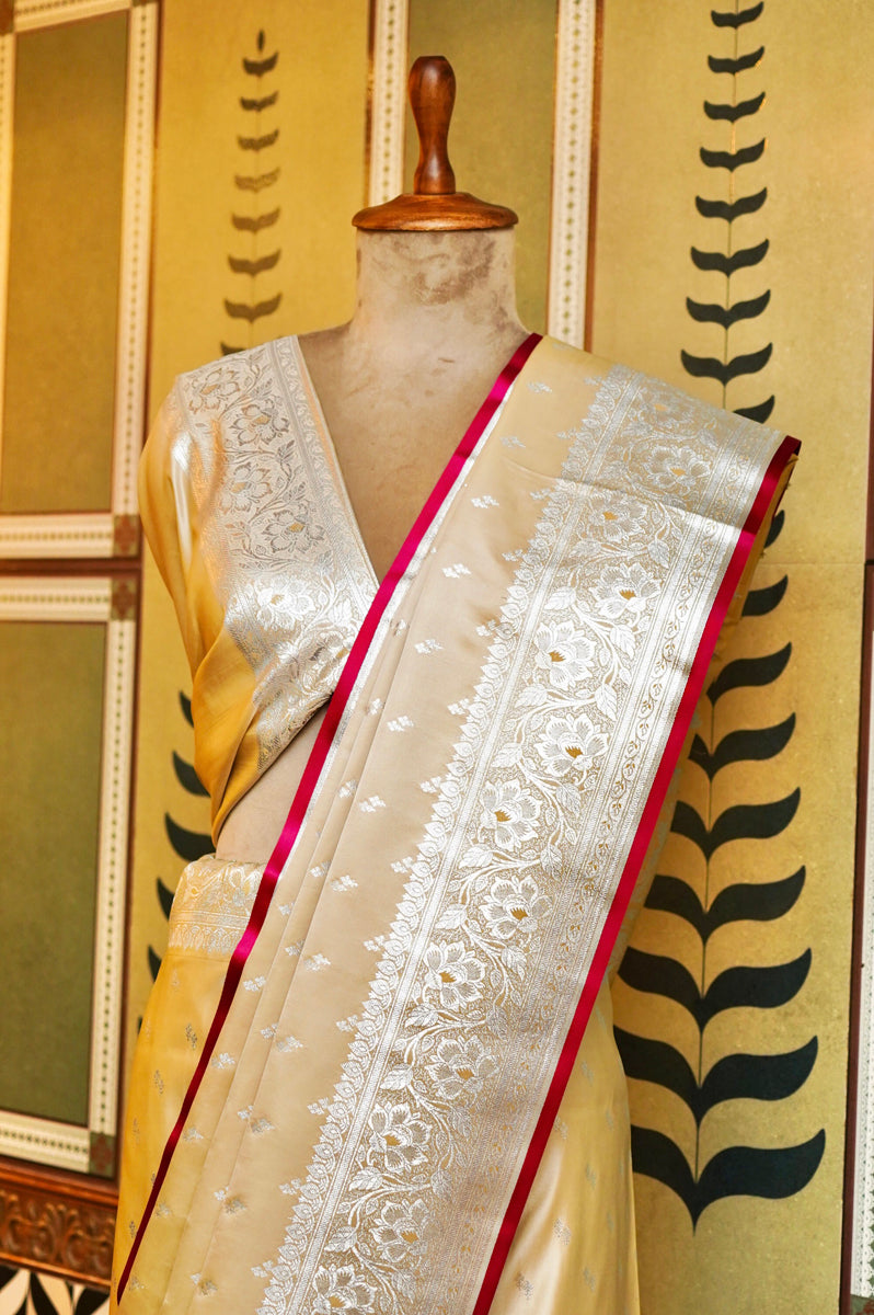 Laxmi_Sarees_Varanasi_0011049739