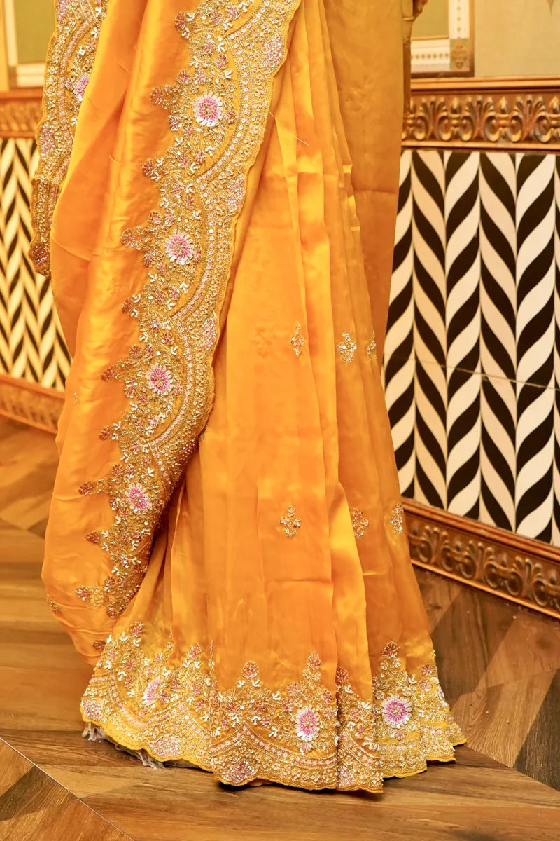Laxmi_Sarees_Varanasi_0011060283