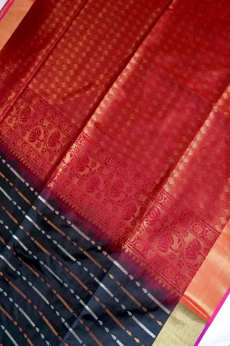 Laxmi_Sarees_Varanasi_0011117768