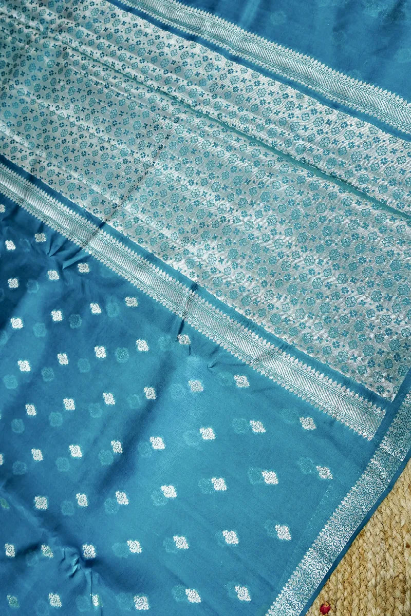 Laxmi_Sarees_Varanasi_0011163539