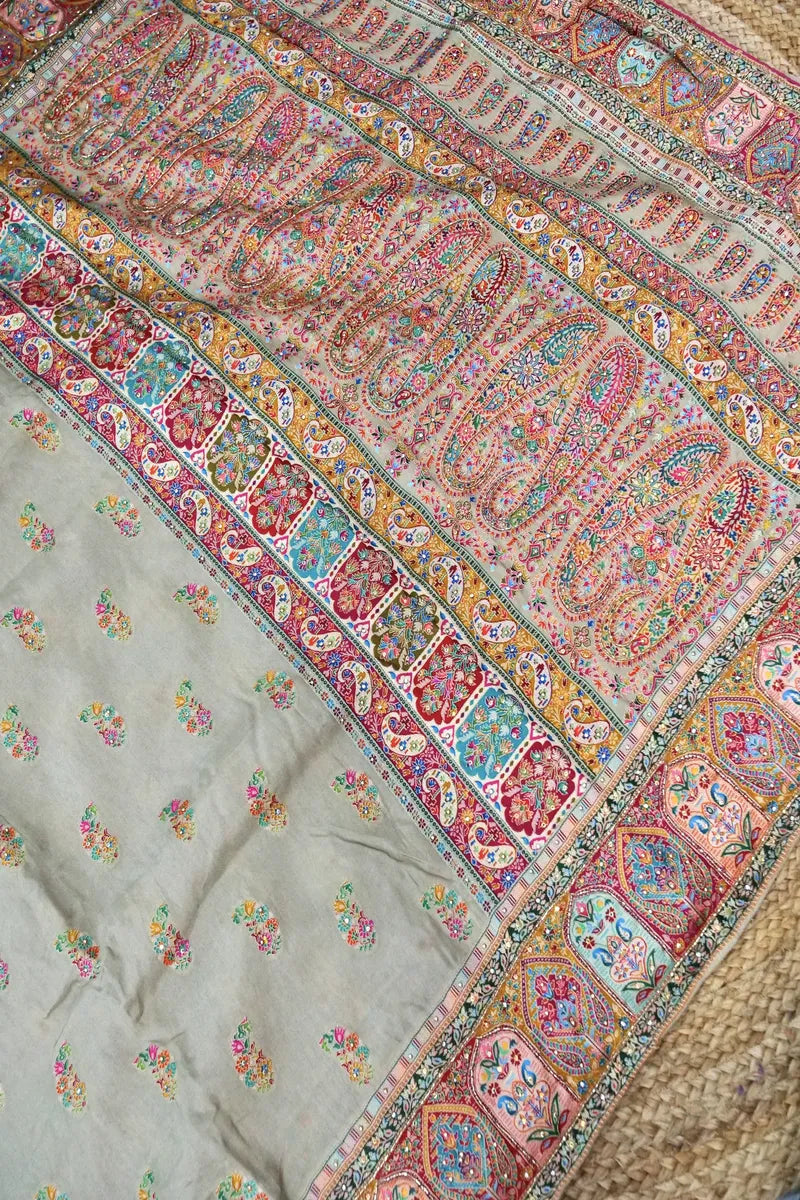 Laxmi_Sarees_Varanasi_0011171186