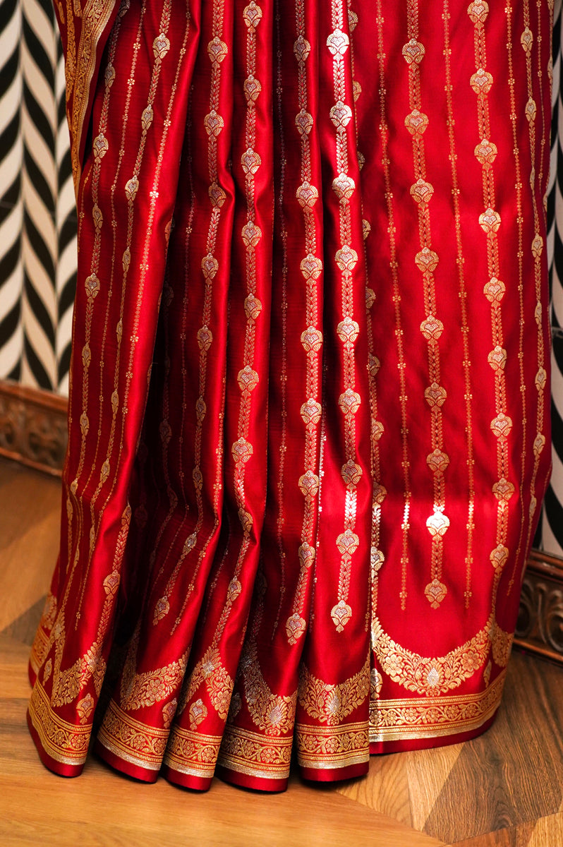 Red Silk Saree with Silver+Golden Zari Product Information




Product code


 0011021920 (1-V-406)



Fabric

Banarasi silk



Saree Colour


Red




Blouse

Red 




Care instructions

Dry Wash




AbouRed Silk SareeSaree