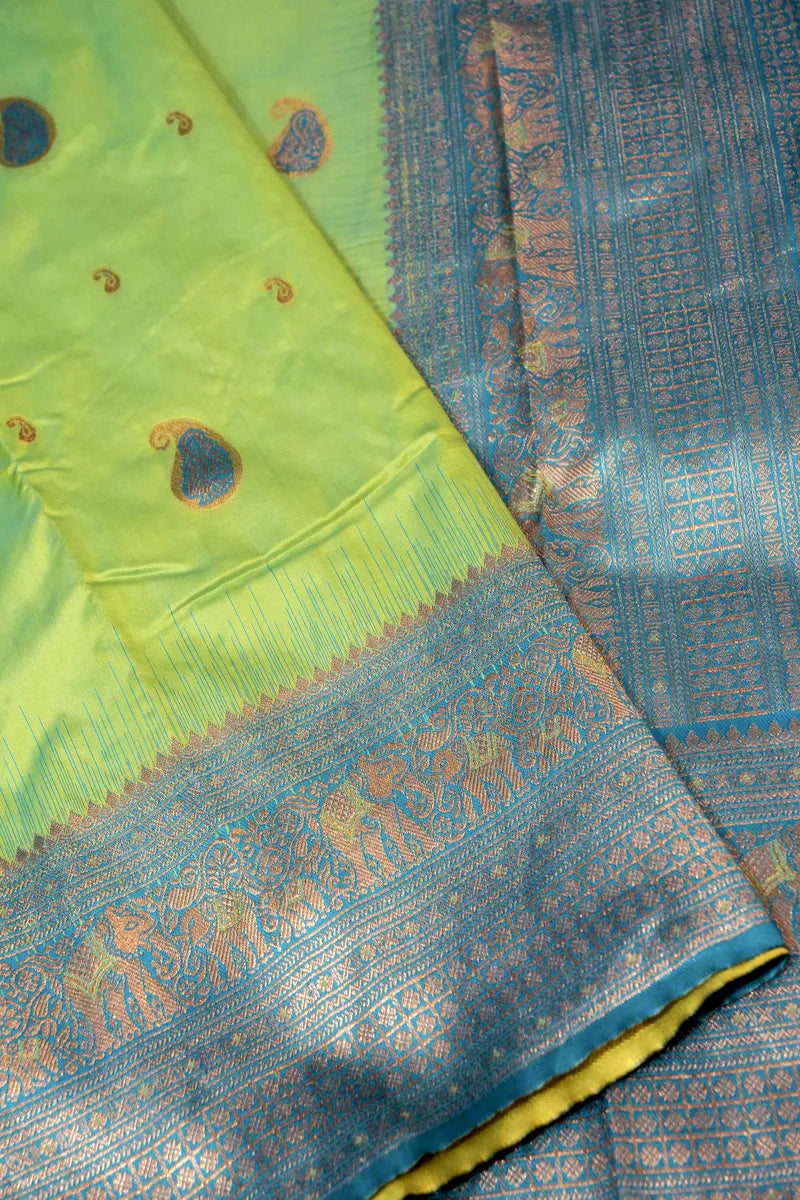 Laxmi_Sarees_Varanasi_0011117944