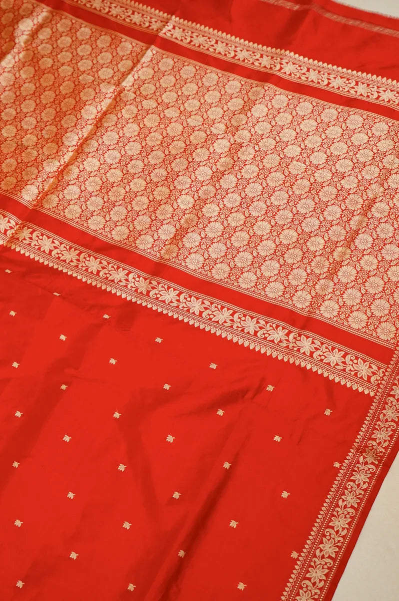 Laxmi_Sarees_Varanasi_001979561