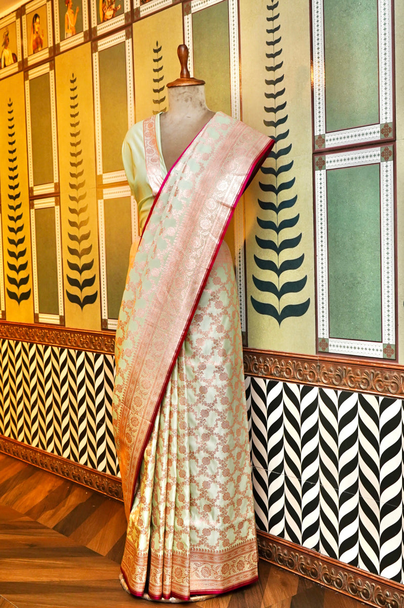 PESTLE PISTA GREEN WITH GOLDEN ZARI Product Information




Product code


0011049713(101-V-40)



Fabric

Banarasi silk



Saree Colour


Pestle Pista Green




Blouse

Pestle Pista Green




Care insPESTLE PISTA GREENSaree