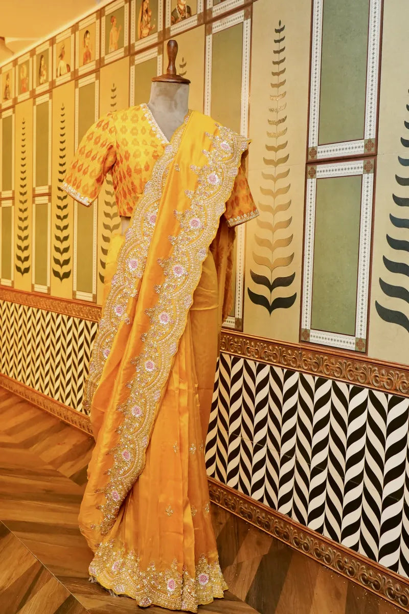 Laxmi_Sarees_Varanasi_0011060283