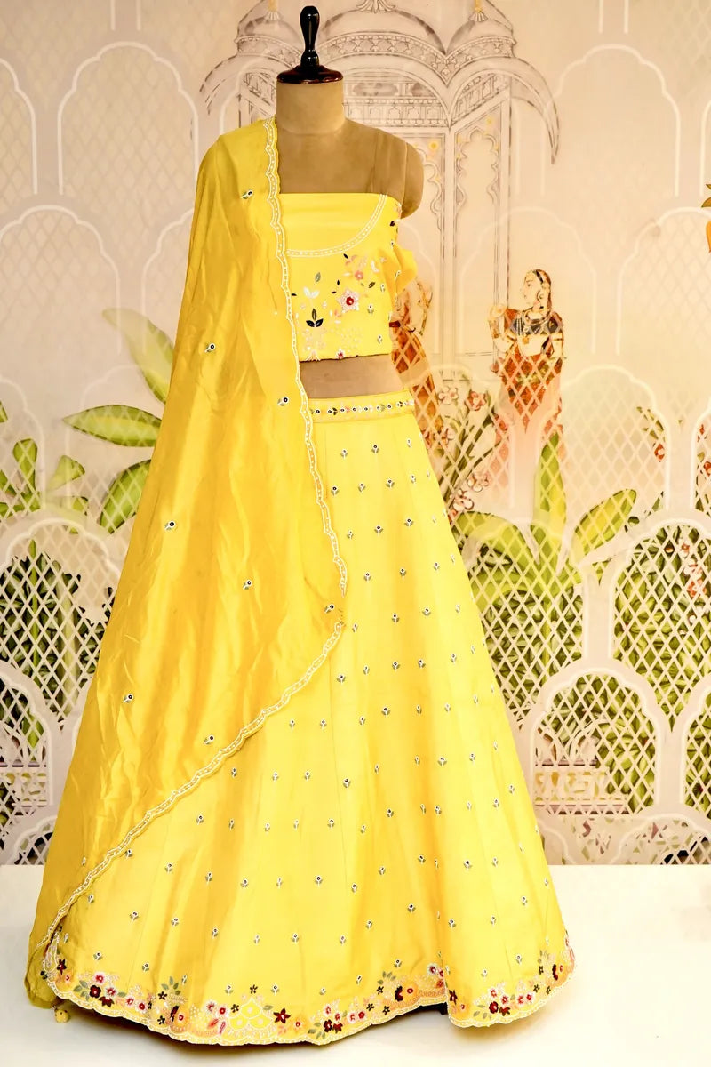 Laxmi_Sarees_Varanasi_002153635