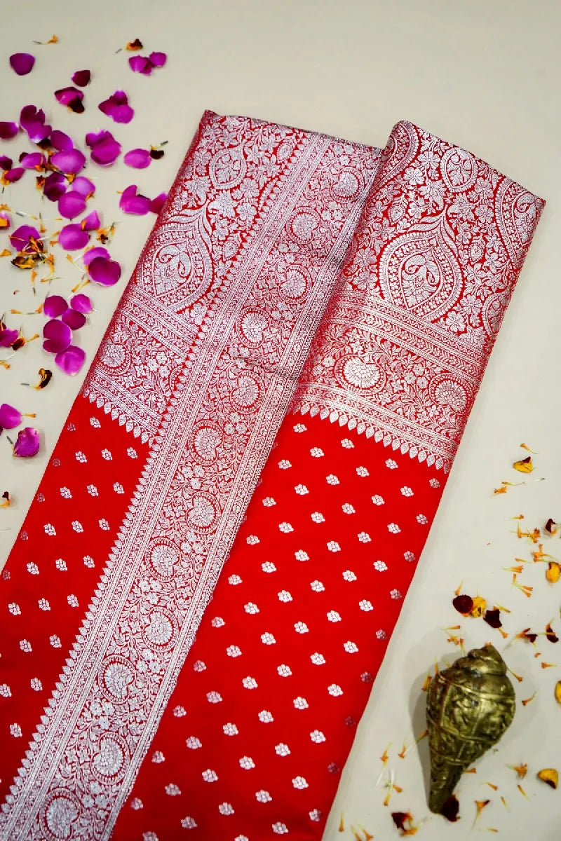 ladies saree shop in Varanasi