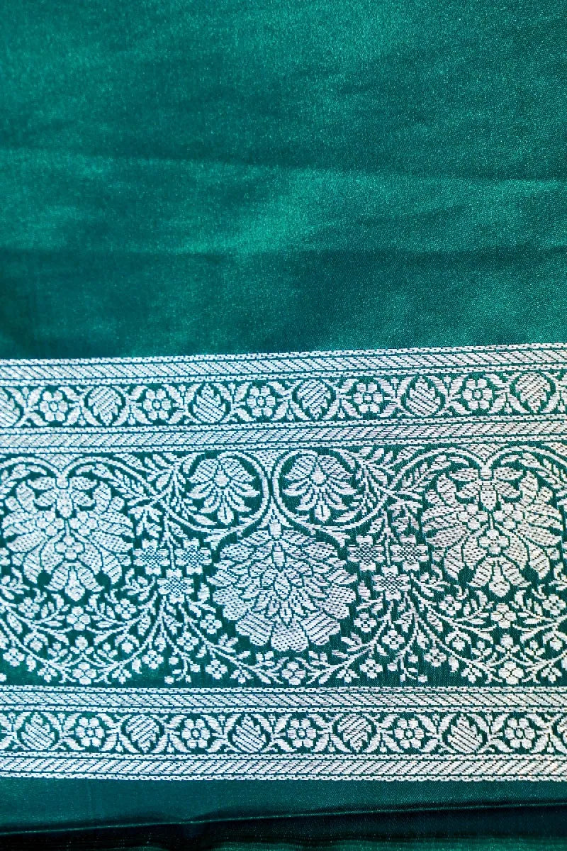 traditional silk store Varanasi
