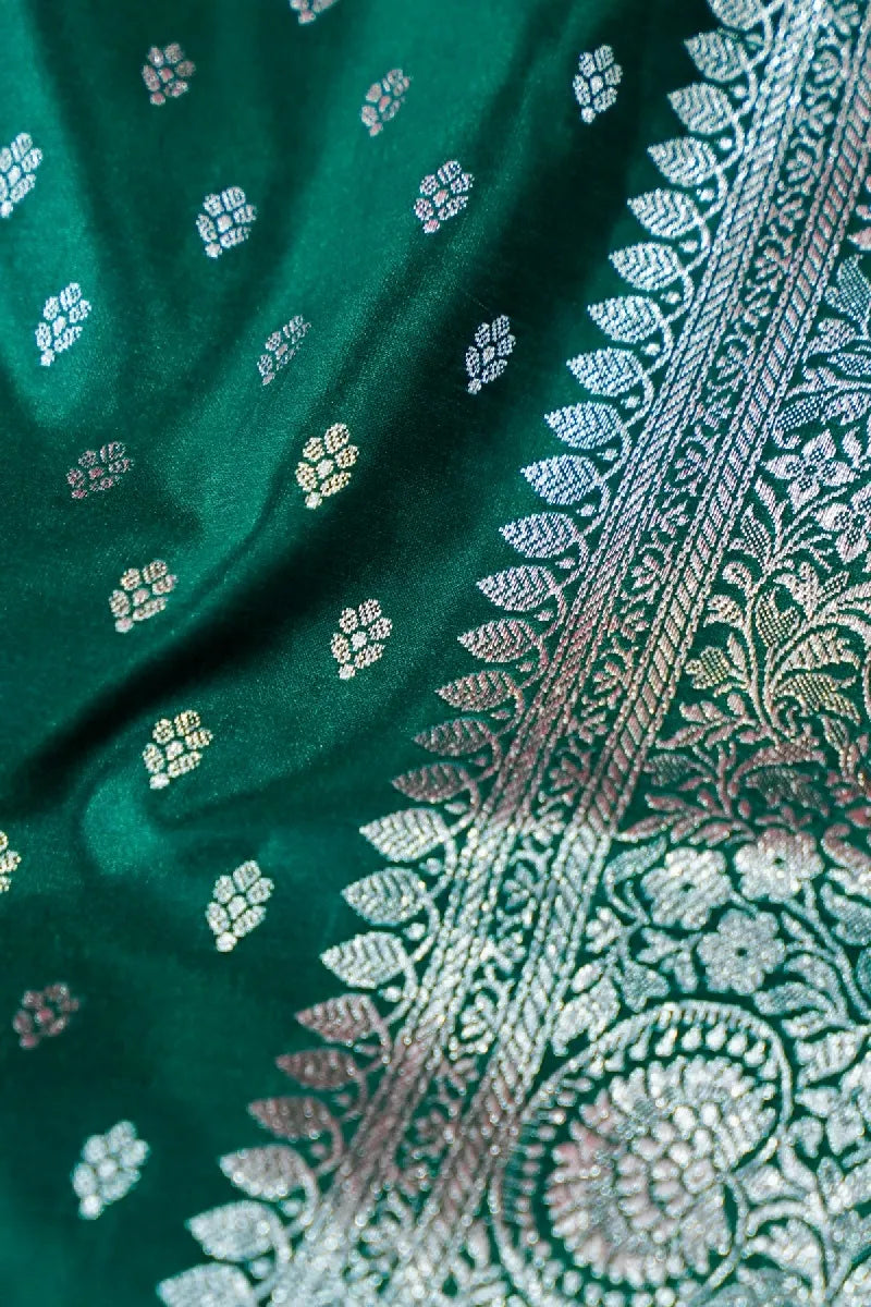 ethnic wear shop in Varanasi